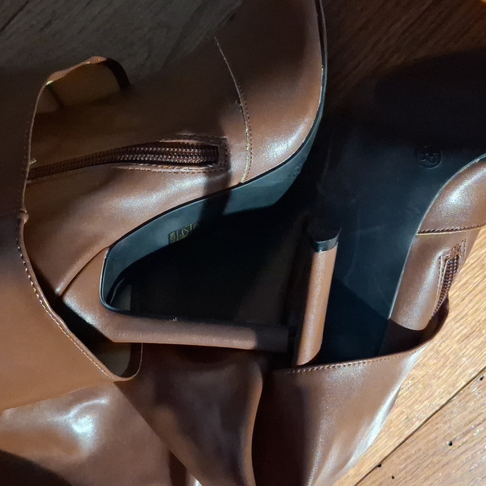 Brown Leather Knee-High Boots - Picture 5 of 9